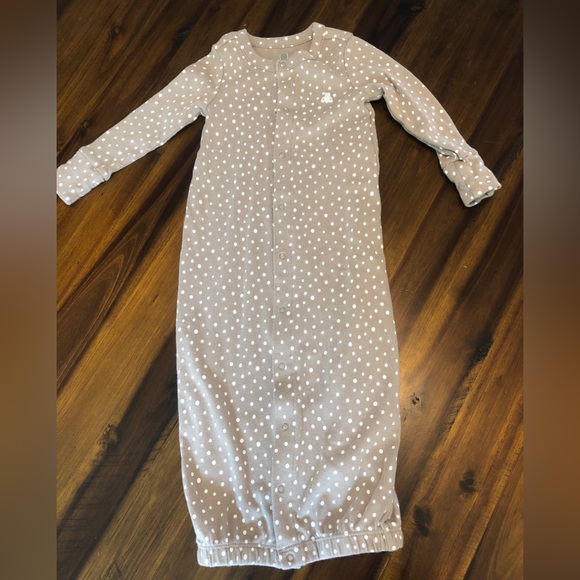 🚗3/$30 Gap 6-9M convertible sleeper/romper/nightgown bundle of two - Picture 1 of 5